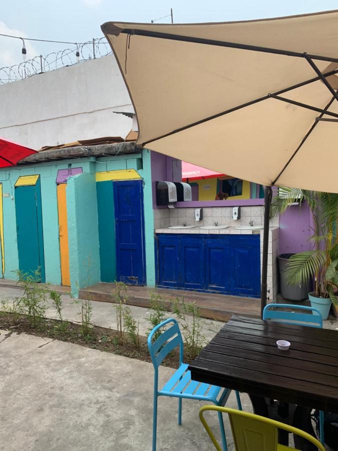 Funk Yeah Hostel Antigua Exterior photo