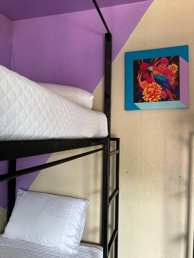 Funk Yeah Hostel Antigua Exterior photo