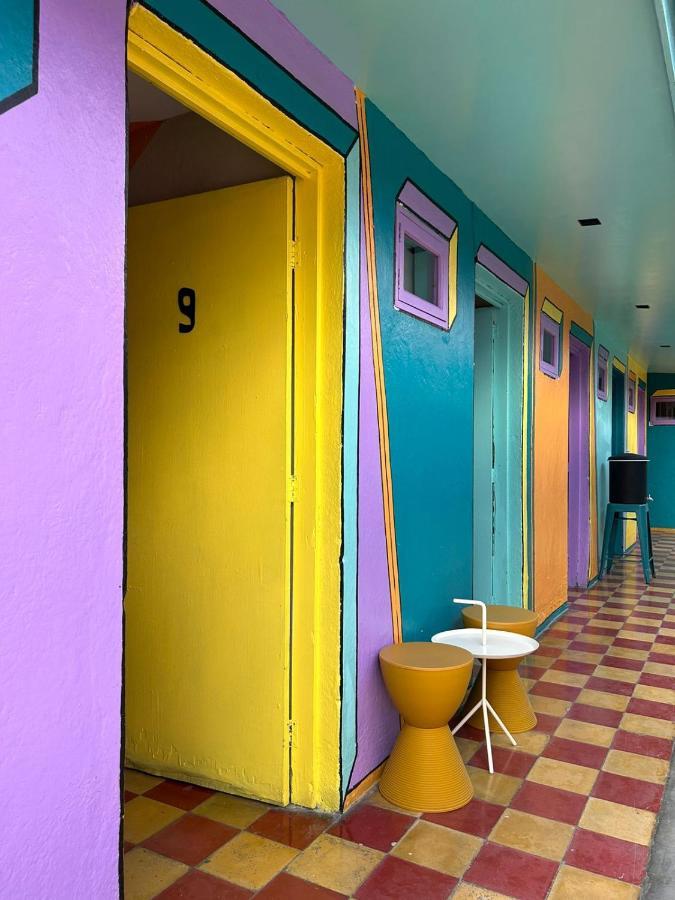 Funk Yeah Hostel Antigua Exterior photo